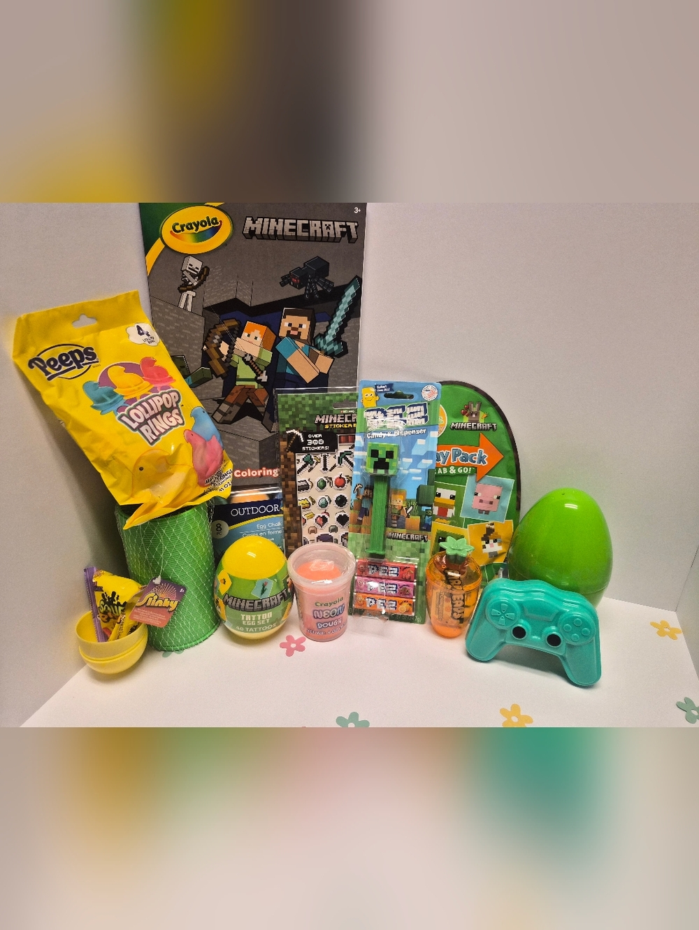 Crayola Minecraft Green Play Pack with Games & Craft Accessories